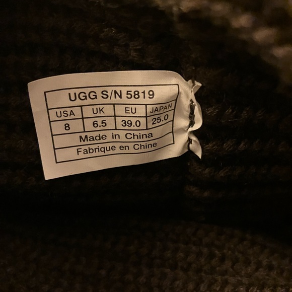 Uggs- Classic Cardy Boots - Picture 7 of 9